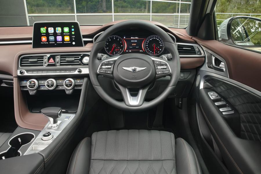 Торпедо Genesis G70 2.0T 2019 года  (AU) (фото 8 из 8)
